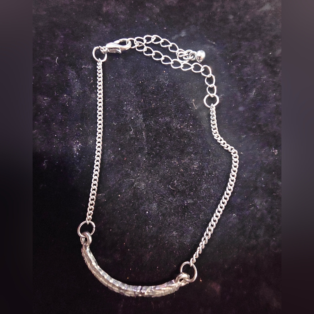 Simple Silver Tone Bracelet 9" Dainty